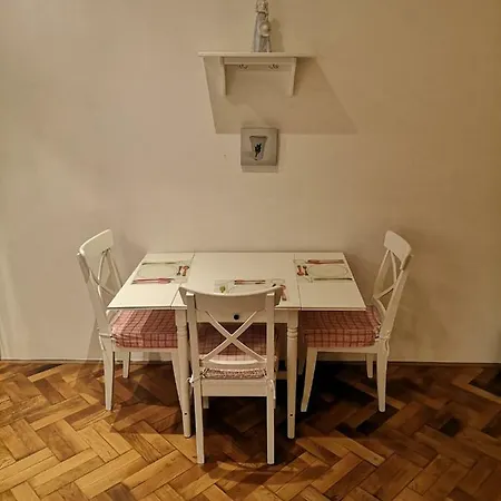 New, Luxury! 1, Center. 55m², 2 Apartment. 5min Walk To Wenceslas Square, 10min Walk To National Museum. Navratilova Street № 1, Nove Mesto *