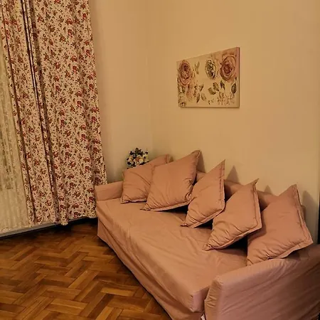 New, Luxury! 1, Center. 55m², 2 Apartment. 5min Walk To Wenceslas Square, 10min Walk To National Museum. Navratilova Street № 1, Nove Mesto 아파트 *