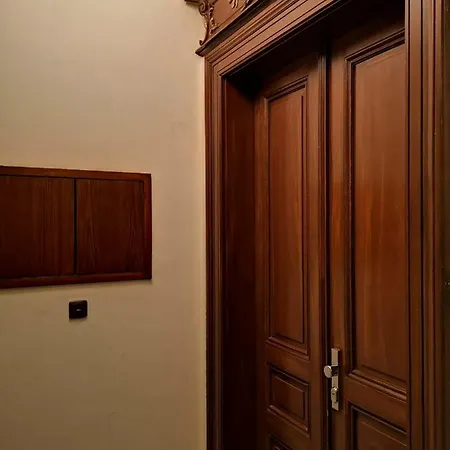 아파트 New, Luxury! 1, Center. 55m², 2 Apartment. 5min Walk To Wenceslas Square, 10min Walk To National Museum. Navratilova Street № 1, Nove Mesto *